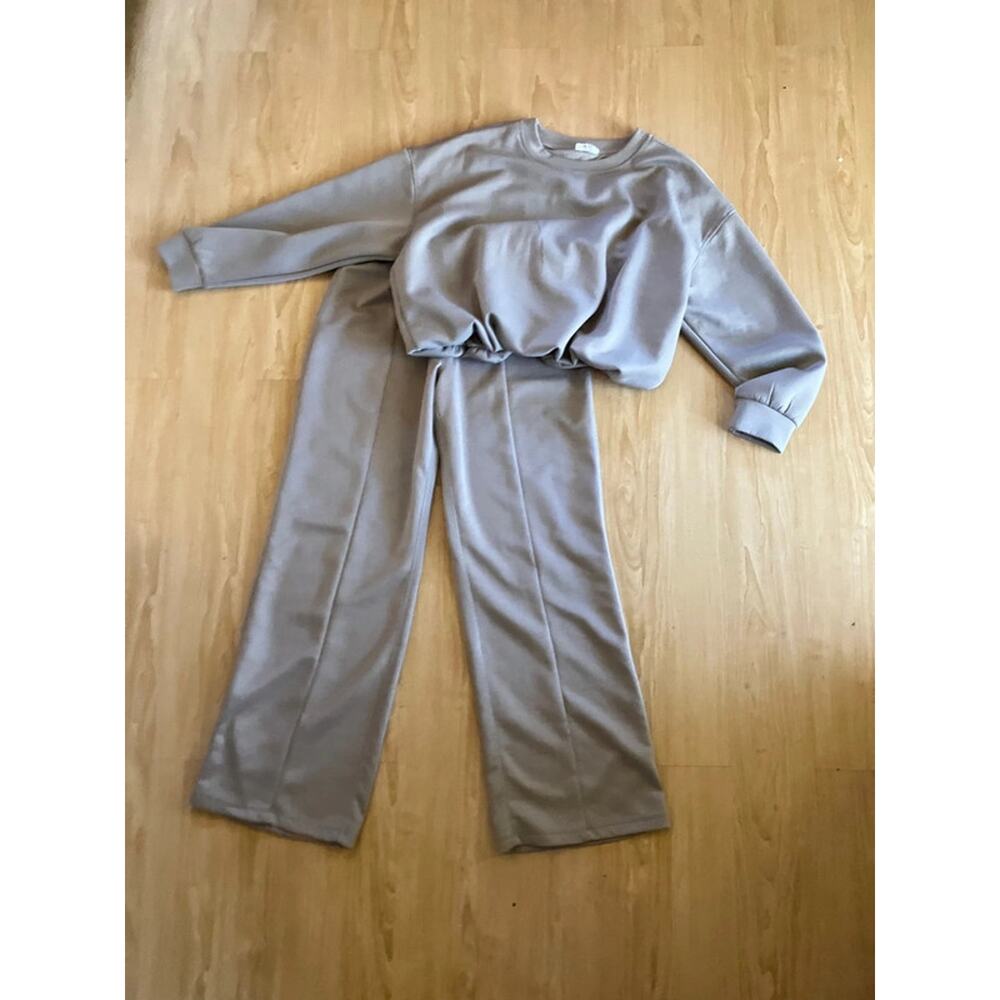 Lounge set basic beige brown comfy NWT - image 1